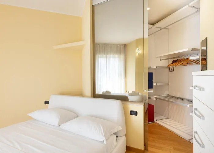 Spacious Two Bedrooms Solari Area - Mirable Pm Apartament